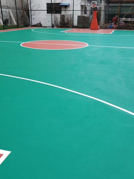 枣庄 球场长期使用易出现地面开裂